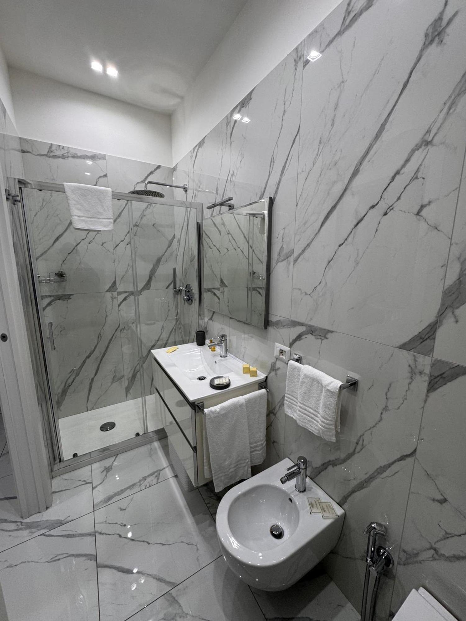 Lady Mary'S Luxury Suites Neapol Zewnętrze zdjęcie