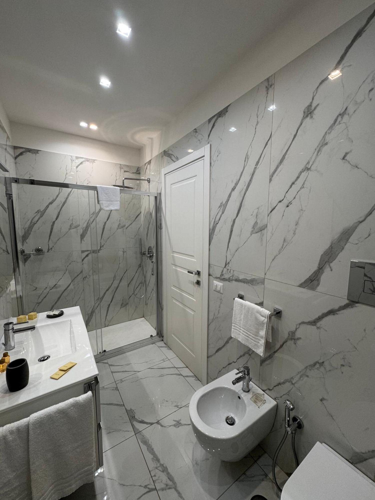 Lady Mary'S Luxury Suites Neapol Zewnętrze zdjęcie